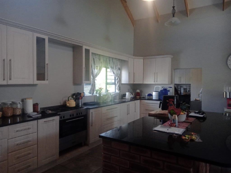 5 Bedroom Property for Sale in Wavecrest Eastern Cape